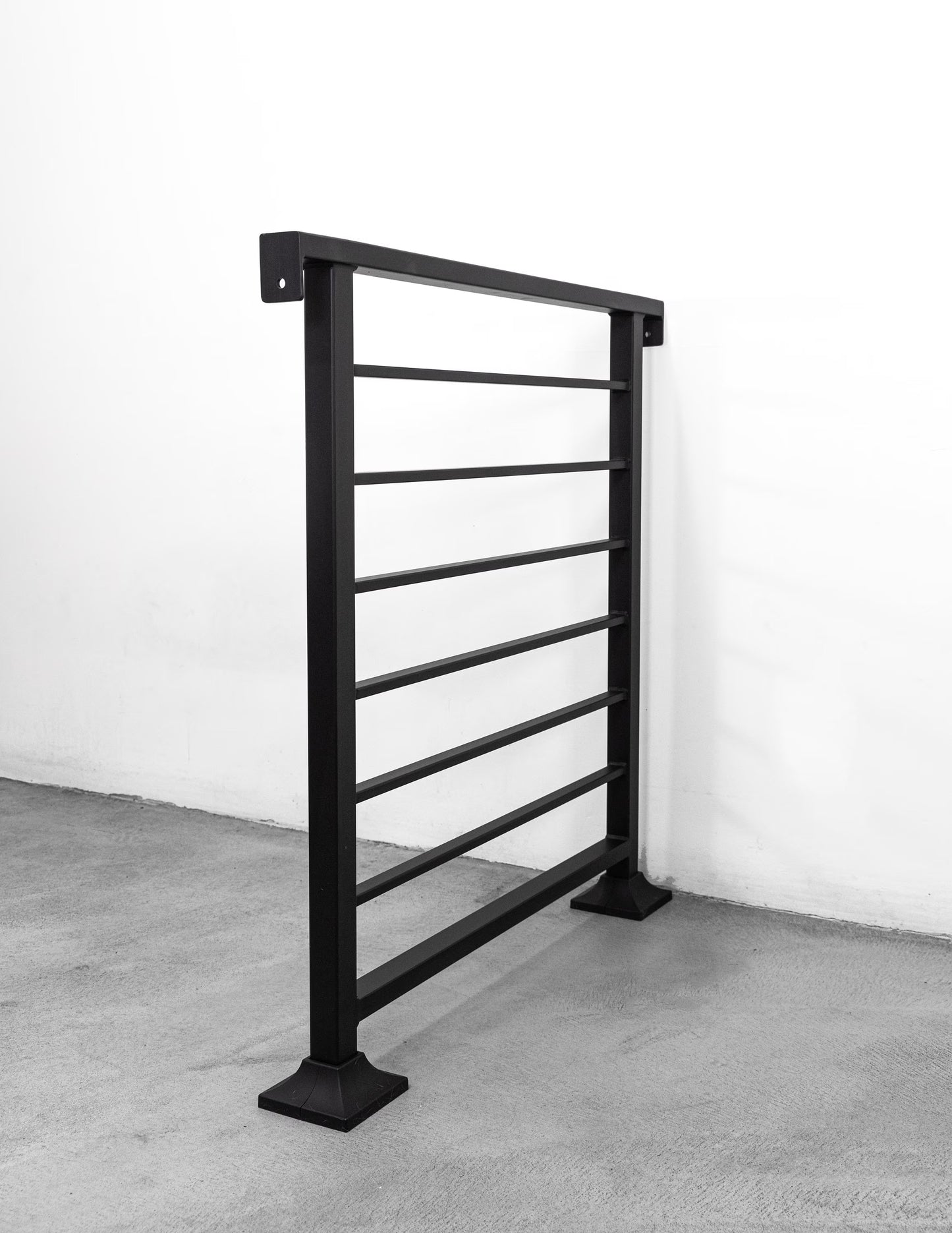 Metal Wall-to-Wall Railing (Horizontal Flat Bar)