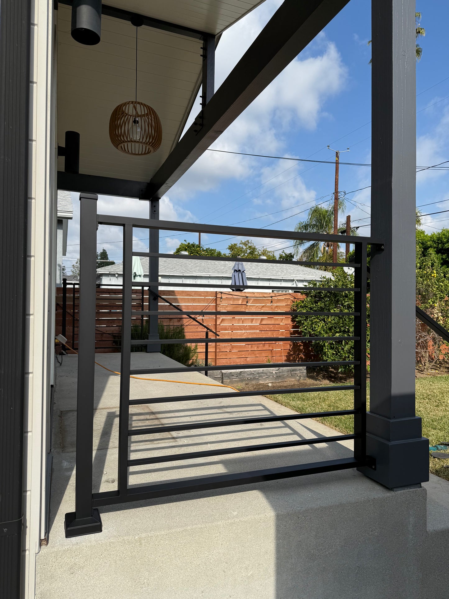 Prefabricated 4' Horizontal Aluminum Deck Railing (Preassembled)