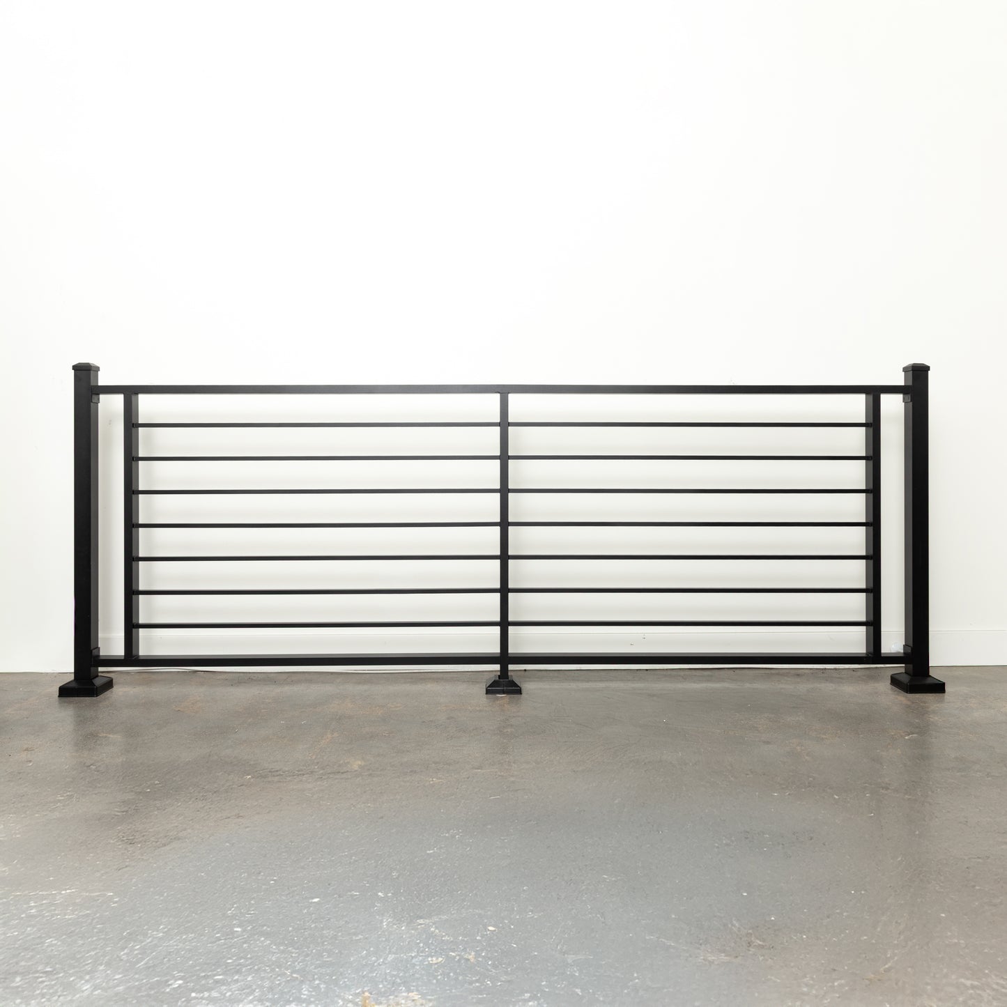 Prefabricated 8' Horizontal Aluminum Deck Railing (Preassembled)