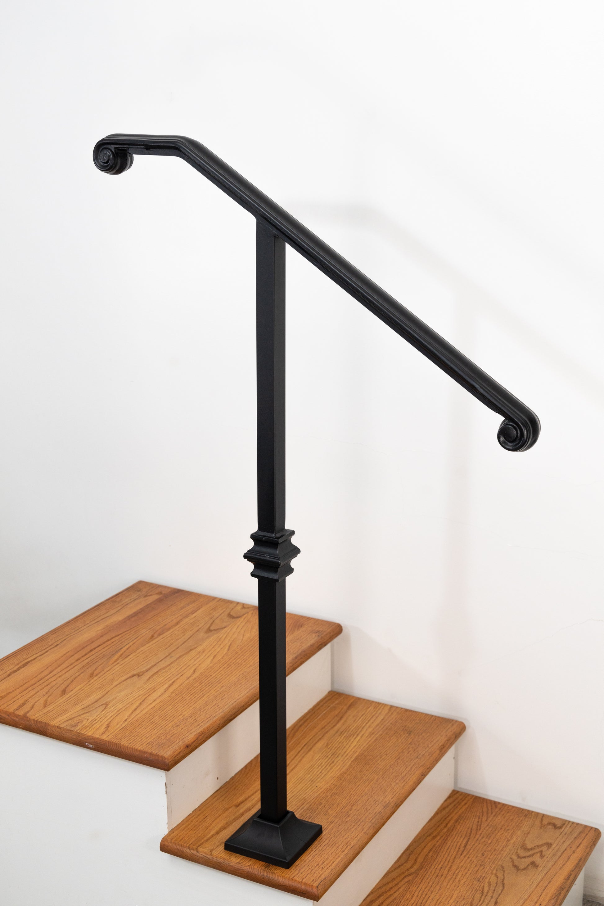 Single Post Black Metal Handrail For Stairs