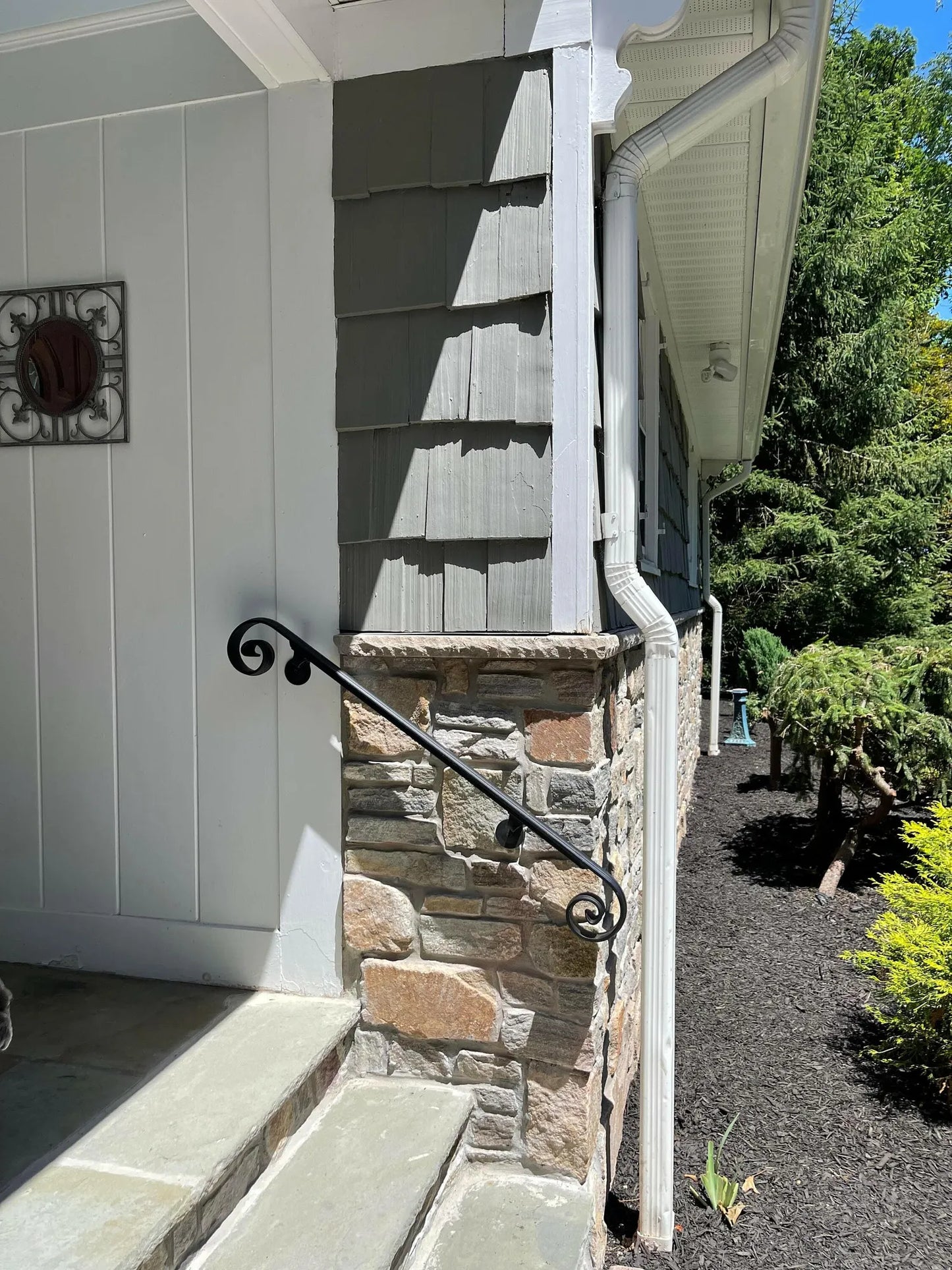 2" Molded Cap Wrought Iron Handrail (5"-6" Volute Scroll)